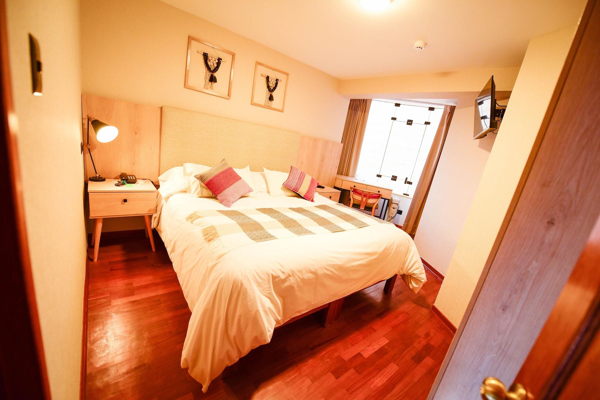 Torre Dorada Cusco Hotel ภายนอก รูปภาพ